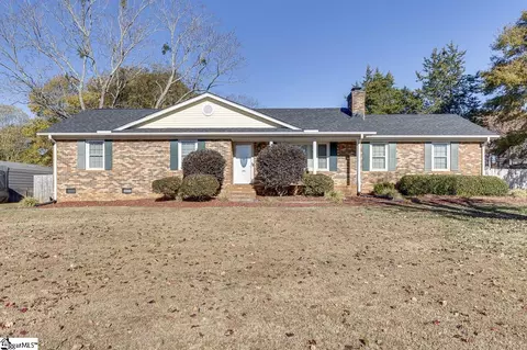 216 Hickory Dr, Easley, SC 29642