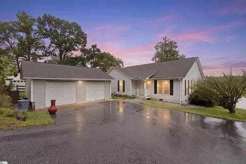 350 Harbor Crest Dr, Waterloo, SC 29384