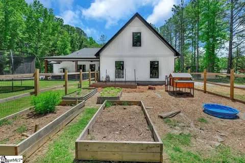 Exterior - 216 Odell Ct, Williamston, SC 29697 photo 6 of 12