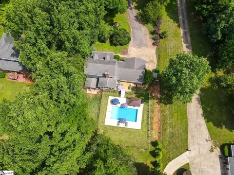 102 Hickory Hollow Dr, Inman, SC 29349