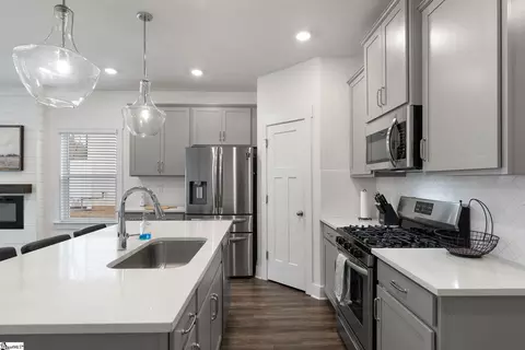 Kitchen - 100 Grey Oak Trl, Greer, SC 29650 photo 1 of 2