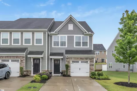 320 Hunt Glen Ct, Greer, SC 29650