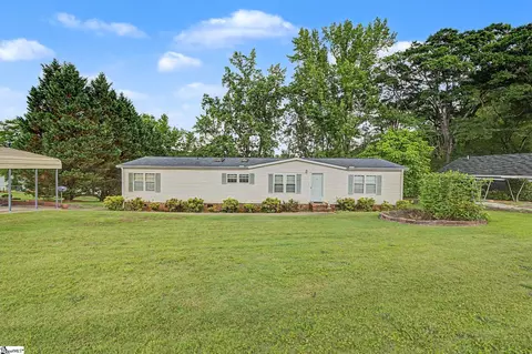 1754 Memorial Drive Ext, Greer, SC 29651
