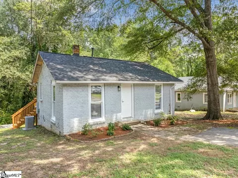 102 Helen St, Spartanburg, SC 29301