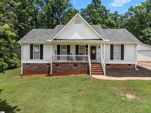 315 Double Bridge Rd, Boiling Springs, SC 29316