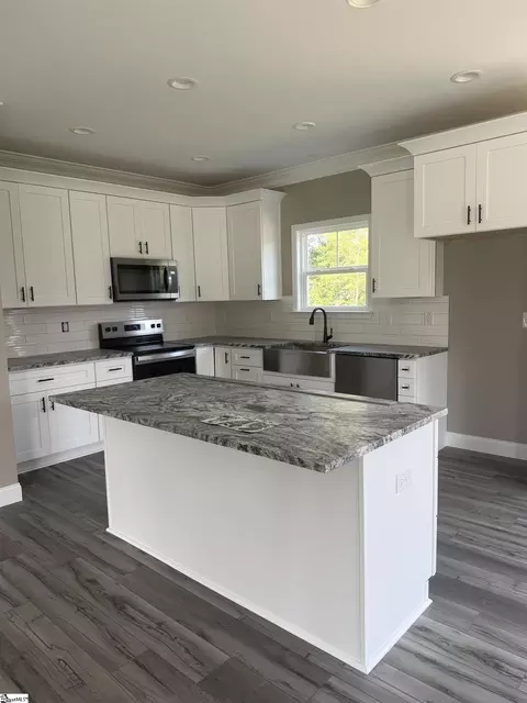 Kitchen - 749 Ruby Golightly Dr, Inman, SC 29349 photo 1 of 2
