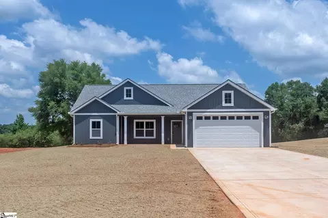 502 Hellams Rd, Gray Court, SC 29645