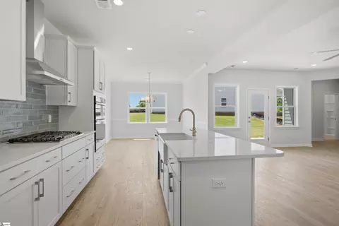 Kitchen - 557 Hydrangea St, Seneca, SC 29678 photo 2 of 2