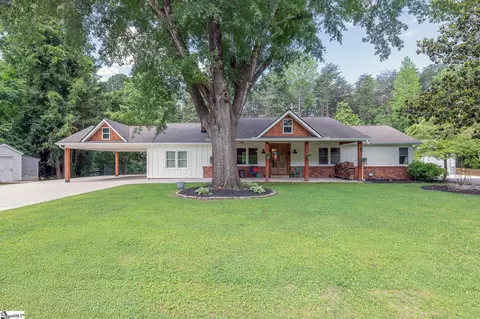 508 Forest Dr, Landrum, SC 29356