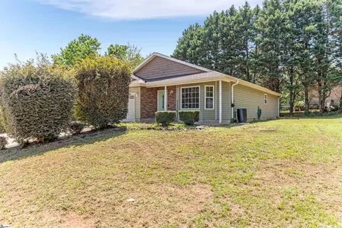 400 Panther Ct, Greer, SC 29651