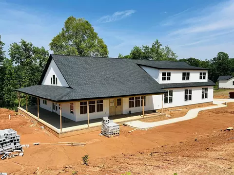 850 Cattle Dr, Laurens, SC 29360