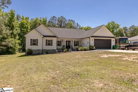 136 Maret Rd, Townville, SC 29689