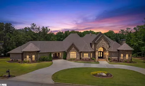 27 Clock Tower Ct, Belton, SC 29627