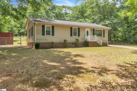 107 A Brookforest Dr, Belton, SC 29627
