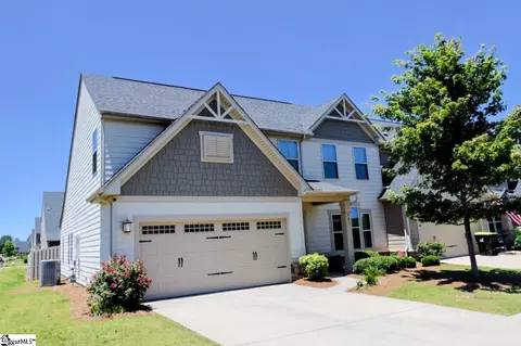 301 Farlow Ct, Simpsonville, SC 29681