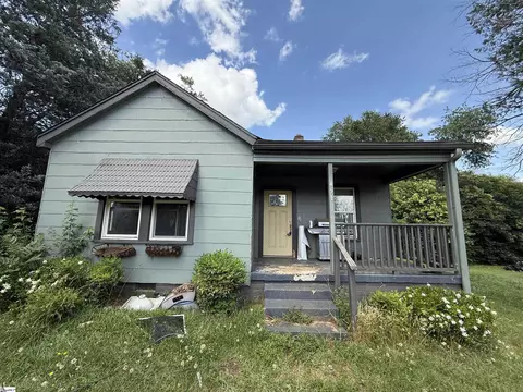 451 Longview Dr, Spartanburg, SC 29303