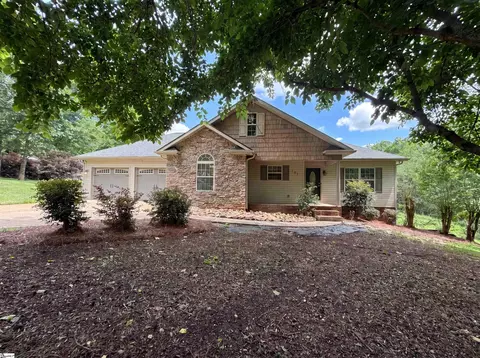 107 Trailing Ivy Ct, Lyman, SC 29365