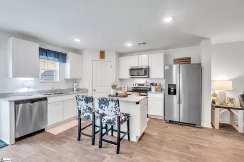 Kitchen - 463 Seaborn Cir, Pendleton, SC 29670 photo 1 of 4