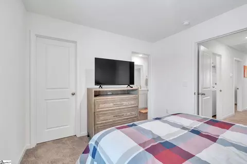 Bedroom - 463 Seaborn Cir, Pendleton, SC 29670 photo 4 of 5
