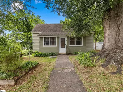 1 F St, Inman, SC 29349