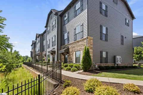 107 Rollins Ave, Greenville, SC 29607