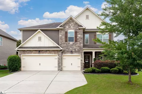 26 Wood Hollow Cir, Greer, SC 29650