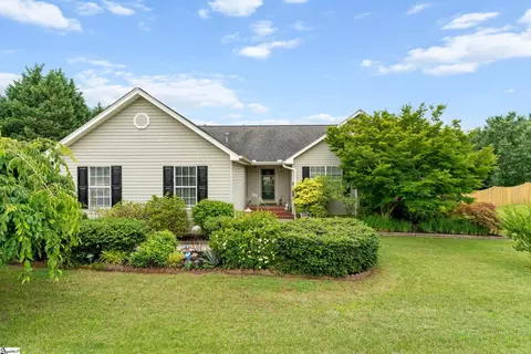 5 Lillians Ln, Greer, SC 29651