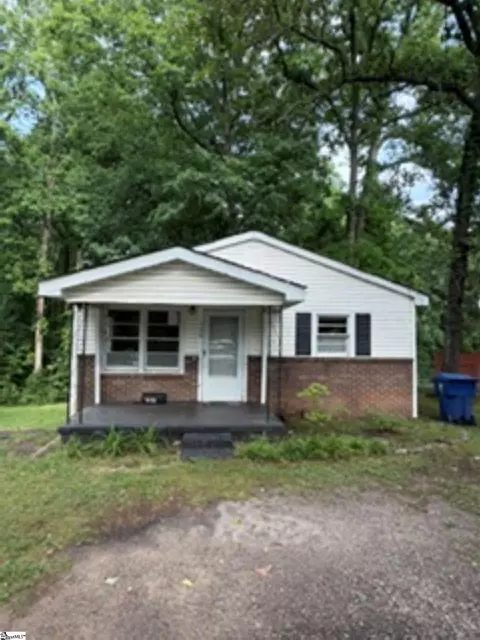 729 W Georgia St, Woodruff, SC 29388