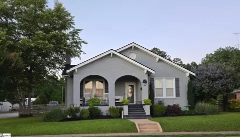 211 Duke St, Ninety Six, SC 29666