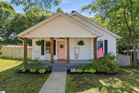 14 School St, Travelers Rest, SC 29690