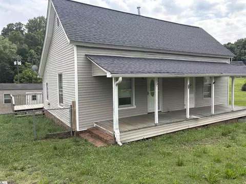 24 Adger St, Pelzer, SC 29669