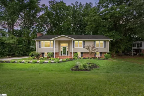 100 Engel Dr, Greenville, SC 29617