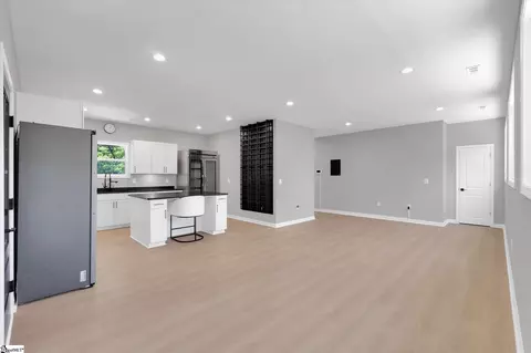 Living - 159 Cherokee Trl, Easley, SC 29640 photo 2 of 3