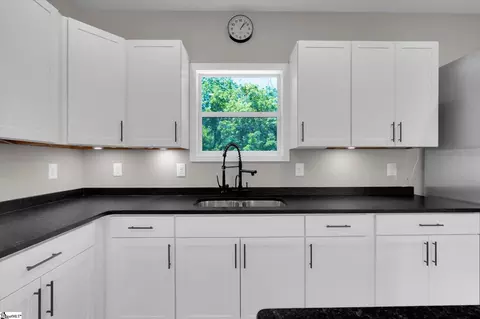 Kitchen - 159 Cherokee Trl, Easley, SC 29640 photo 5 of 5