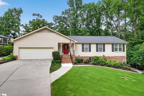 308 Holly Park Ln, Simpsonville, SC 29681