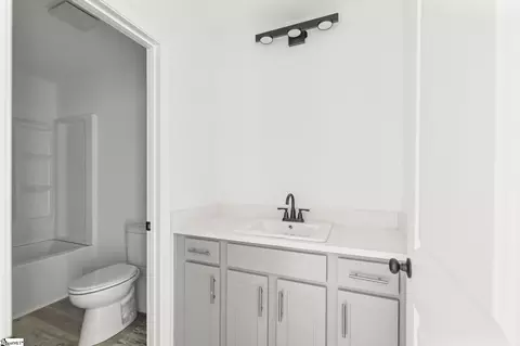 Bath - 706 Laurel St, Honea Path, SC 29654 photo 3 of 3