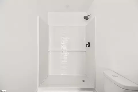 Bath - 706 Laurel St, Honea Path, SC 29654 photo 2 of 3