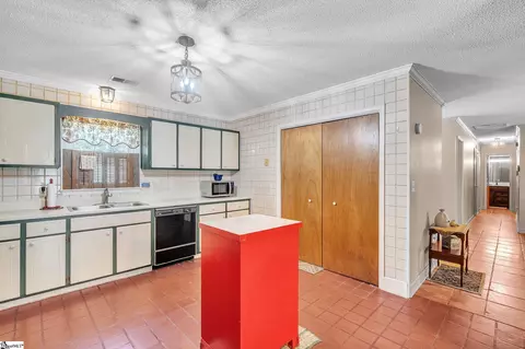 Kitchen - 314 E Celestial Dr, Greer, SC 29651 photo 3 of 3