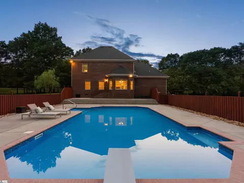 Exterior - 453 Circle Rd, Greer, SC 29651 photo 2 of 3