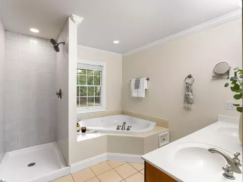 Bath - 453 Circle Rd, Greer, SC 29651 photo 1 of 2