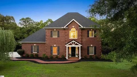 453 Circle Rd, Greer, SC 29651
