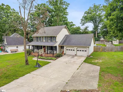 215 Bendingwood Cir, Taylors, SC 29687
