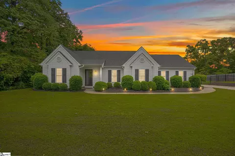 104 Fox Ln, Pickens, SC 29671
