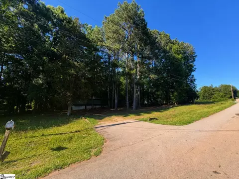 126 Major Meadows Rd, Belton, SC 29627