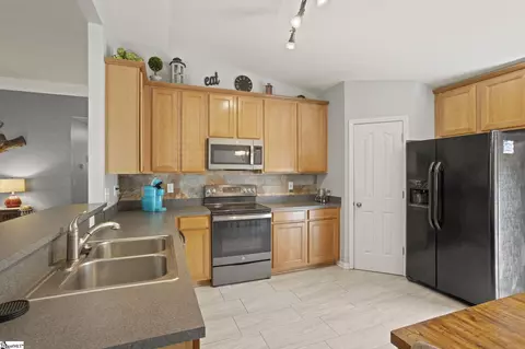 Kitchen - 513 Millervale Rd, Greer, SC 29650 photo 3 of 3