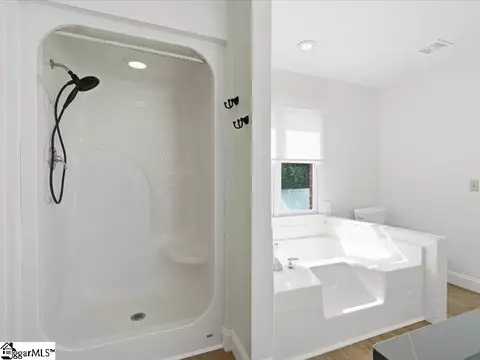 Bath - 233 Summerfield Rd, Moore, SC 29369 photo 5 of 5