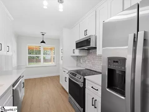Kitchen - 233 Summerfield Rd, Moore, SC 29369 photo 3 of 3