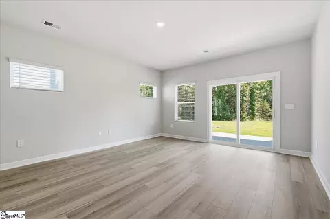 Living - 313 Shortleaf Ln, Pendleton, SC 29670 photo 2 of 3