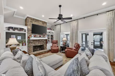 Living - 2 Fox Hunt Ln, Greer, SC 29651 photo 1 of 2