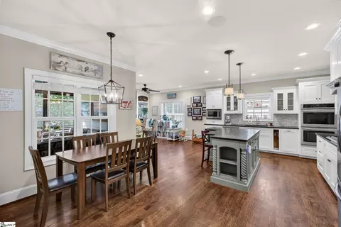 Kitchen - 2 Fox Hunt Ln, Greer, SC 29651 photo 4 of 6